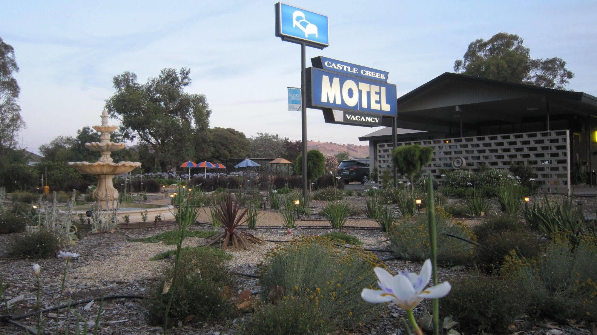 Castle Creek Motor Inn Euroa Kültér fotó