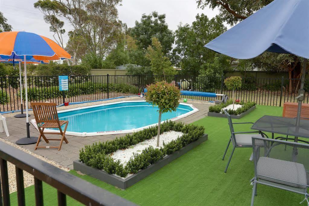 Castle Creek Motor Inn Euroa Kültér fotó